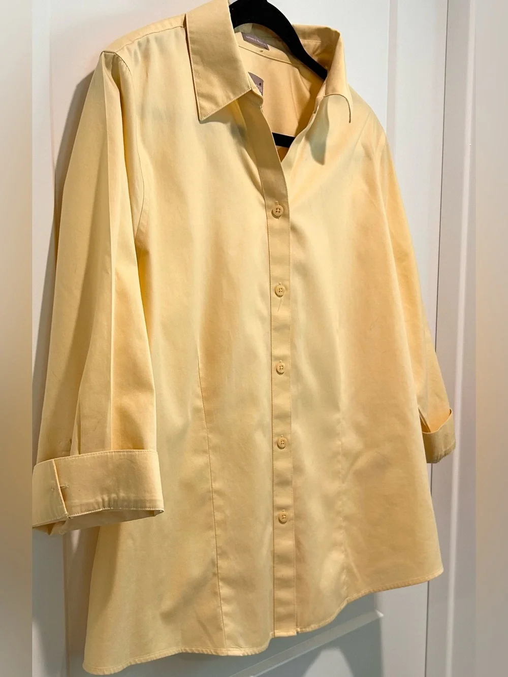 Chico’s Butter Yellow Wrinkle Resistant Cotton Button Shirt Size 2 - Picture 5 of 7